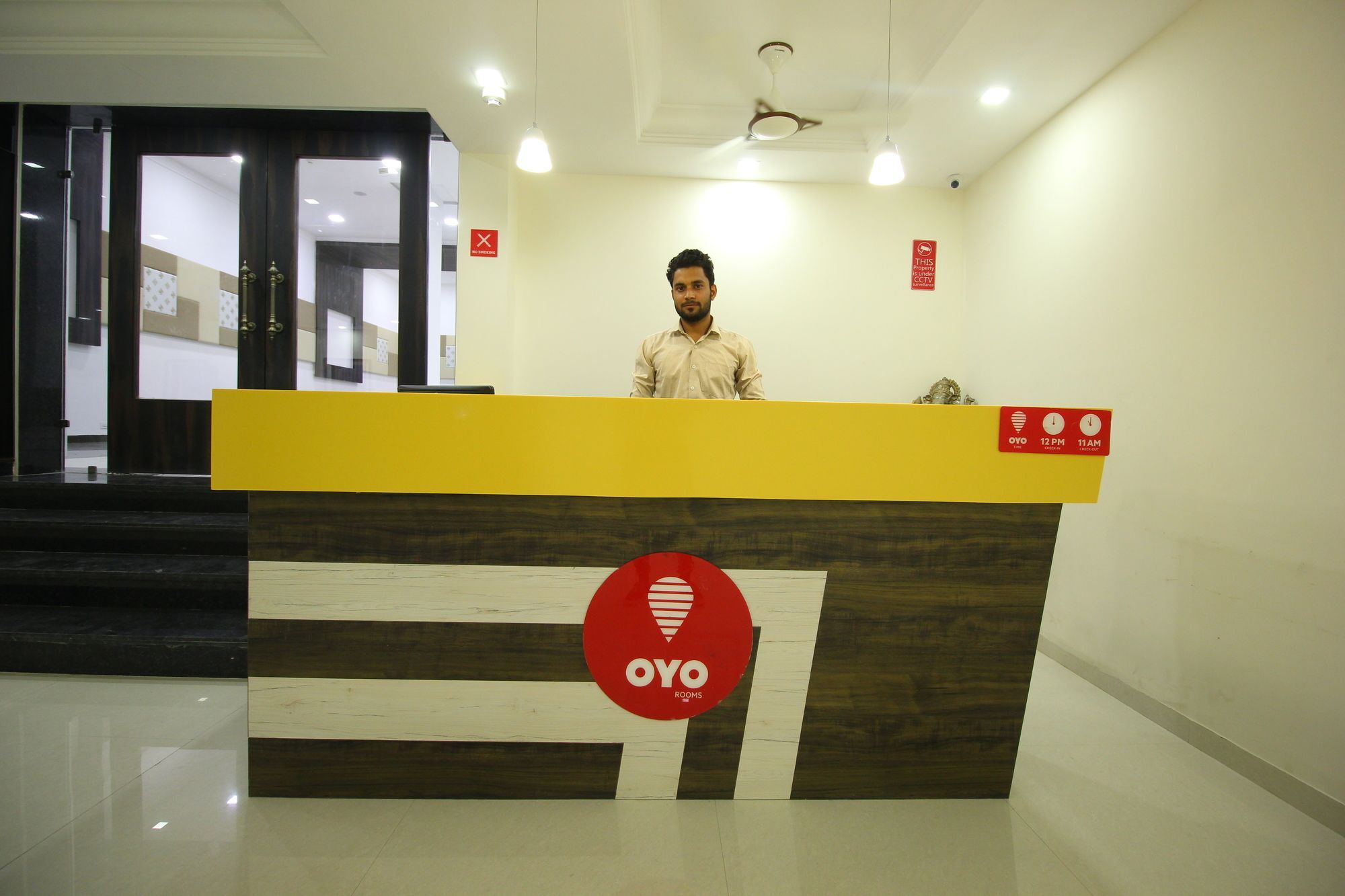 Oyo 3783 Hotel Bhavani Palace Sātej Exterior photo